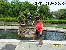 [P30] Central Park - conservatory garden cu fantani arteziene » foto by delia58
 - 
<span class="allrVoted glyphicon glyphicon-heart hidden" id="av222574"></span>
<a class="m-l-10 hidden" id="sv222574" onclick="voting_Foto_DelVot(,222574,3385)" role="button">șterge vot <span class="glyphicon glyphicon-remove"></span></a>
<a id="v9222574" class=" c-red"  onclick="voting_Foto_SetVot(222574)" role="button"><span class="glyphicon glyphicon-heart-empty"></span> <b>LIKE</b> = Votează poza</a> <img class="hidden"  id="f222574W9" src="/imagini/loader.gif" border="0" /><span class="AjErrMes hidden" id="e222574ErM"></span>