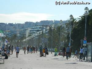 [P09] Pe Promenade des Anglais » foto by Maria V.
 - 
<span class="allrVoted glyphicon glyphicon-heart hidden" id="av539883"></span>
<a class="m-l-10 hidden" id="sv539883" onclick="voting_Foto_DelVot(,539883,3404)" role="button">șterge vot <span class="glyphicon glyphicon-remove"></span></a>
<a id="v9539883" class=" c-red"  onclick="voting_Foto_SetVot(539883)" role="button"><span class="glyphicon glyphicon-heart-empty"></span> <b>LIKE</b> = Votează poza</a> <img class="hidden"  id="f539883W9" src="/imagini/loader.gif" border="0" /><span class="AjErrMes hidden" id="e539883ErM"></span>