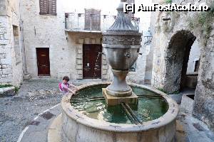 [P50] Saint Paul de Vence - La grande fontaine » foto by nickro
 - 
<span class="allrVoted glyphicon glyphicon-heart hidden" id="av354456"></span>
<a class="m-l-10 hidden" id="sv354456" onclick="voting_Foto_DelVot(,354456,3404)" role="button">șterge vot <span class="glyphicon glyphicon-remove"></span></a>
<a id="v9354456" class=" c-red"  onclick="voting_Foto_SetVot(354456)" role="button"><span class="glyphicon glyphicon-heart-empty"></span> <b>LIKE</b> = Votează poza</a> <img class="hidden"  id="f354456W9" src="/imagini/loader.gif" border="0" /><span class="AjErrMes hidden" id="e354456ErM"></span>