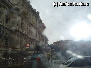 [P34] Piazza Barberini în ploaie » foto by marocanu21
 - 
<span class="allrVoted glyphicon glyphicon-heart hidden" id="av483170"></span>
<a class="m-l-10 hidden" id="sv483170" onclick="voting_Foto_DelVot(,483170,3406)" role="button">șterge vot <span class="glyphicon glyphicon-remove"></span></a>
<a id="v9483170" class=" c-red"  onclick="voting_Foto_SetVot(483170)" role="button"><span class="glyphicon glyphicon-heart-empty"></span> <b>LIKE</b> = Votează poza</a> <img class="hidden"  id="f483170W9" src="/imagini/loader.gif" border="0" /><span class="AjErrMes hidden" id="e483170ErM"></span>