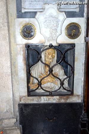 [P23] In interiorul bisericii Santa Maria del Popolo » foto by Muffin2009*
 - 
<span class="allrVoted glyphicon glyphicon-heart hidden" id="av348809"></span>
<a class="m-l-10 hidden" id="sv348809" onclick="voting_Foto_DelVot(,348809,3406)" role="button">șterge vot <span class="glyphicon glyphicon-remove"></span></a>
<a id="v9348809" class=" c-red"  onclick="voting_Foto_SetVot(348809)" role="button"><span class="glyphicon glyphicon-heart-empty"></span> <b>LIKE</b> = Votează poza</a> <img class="hidden"  id="f348809W9" src="/imagini/loader.gif" border="0" /><span class="AjErrMes hidden" id="e348809ErM"></span>