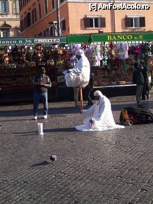 [P08] Mimi indieni sau pakistanezi sau... în Navona.  » foto by ariciu*
 - 
<span class="allrVoted glyphicon glyphicon-heart hidden" id="av488079"></span>
<a class="m-l-10 hidden" id="sv488079" onclick="voting_Foto_DelVot(,488079,3406)" role="button">șterge vot <span class="glyphicon glyphicon-remove"></span></a>
<a id="v9488079" class=" c-red"  onclick="voting_Foto_SetVot(488079)" role="button"><span class="glyphicon glyphicon-heart-empty"></span> <b>LIKE</b> = Votează poza</a> <img class="hidden"  id="f488079W9" src="/imagini/loader.gif" border="0" /><span class="AjErrMes hidden" id="e488079ErM"></span>