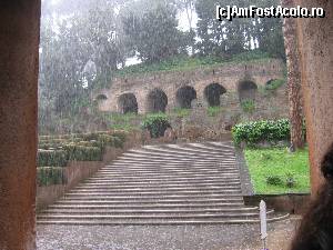 [P11] Ploua torential la Forumul Roman » foto by MaraPara
 - 
<span class="allrVoted glyphicon glyphicon-heart hidden" id="av504012"></span>
<a class="m-l-10 hidden" id="sv504012" onclick="voting_Foto_DelVot(,504012,3406)" role="button">șterge vot <span class="glyphicon glyphicon-remove"></span></a>
<a id="v9504012" class=" c-red"  onclick="voting_Foto_SetVot(504012)" role="button"><span class="glyphicon glyphicon-heart-empty"></span> <b>LIKE</b> = Votează poza</a> <img class="hidden"  id="f504012W9" src="/imagini/loader.gif" border="0" /><span class="AjErrMes hidden" id="e504012ErM"></span>