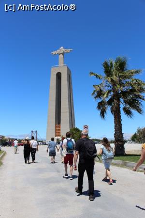 [P34] Almada, Santuario Nacional de Cristo Rei, mergem spre el de la stația de autobuz » foto by mprofeanu
 - 
<span class="allrVoted glyphicon glyphicon-heart hidden" id="av1003293"></span>
<a class="m-l-10 hidden" id="sv1003293" onclick="voting_Foto_DelVot(,1003293,3414)" role="button">șterge vot <span class="glyphicon glyphicon-remove"></span></a>
<a id="v91003293" class=" c-red"  onclick="voting_Foto_SetVot(1003293)" role="button"><span class="glyphicon glyphicon-heart-empty"></span> <b>LIKE</b> = Votează poza</a> <img class="hidden"  id="f1003293W9" src="/imagini/loader.gif" border="0" /><span class="AjErrMes hidden" id="e1003293ErM"></span>