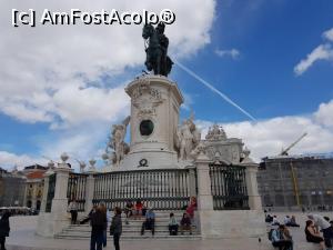 [P02] Statuia Regelui Jose I si, in spate, Arco da Rua Augusta.  » foto by Bujie
 - 
<span class="allrVoted glyphicon glyphicon-heart hidden" id="av981498"></span>
<a class="m-l-10 hidden" id="sv981498" onclick="voting_Foto_DelVot(,981498,3414)" role="button">șterge vot <span class="glyphicon glyphicon-remove"></span></a>
<a id="v9981498" class=" c-red"  onclick="voting_Foto_SetVot(981498)" role="button"><span class="glyphicon glyphicon-heart-empty"></span> <b>LIKE</b> = Votează poza</a> <img class="hidden"  id="f981498W9" src="/imagini/loader.gif" border="0" /><span class="AjErrMes hidden" id="e981498ErM"></span>