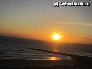 [P37] Apus de soare, in oceanul Atlantic, pe Costa de Caparica » foto by bica adriana
 - 
<span class="allrVoted glyphicon glyphicon-heart hidden" id="av513551"></span>
<a class="m-l-10 hidden" id="sv513551" onclick="voting_Foto_DelVot(,513551,3414)" role="button">șterge vot <span class="glyphicon glyphicon-remove"></span></a>
<a id="v9513551" class=" c-red"  onclick="voting_Foto_SetVot(513551)" role="button"><span class="glyphicon glyphicon-heart-empty"></span> <b>LIKE</b> = Votează poza</a> <img class="hidden"  id="f513551W9" src="/imagini/loader.gif" border="0" /><span class="AjErrMes hidden" id="e513551ErM"></span>