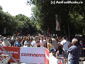 [P20] Avenida da Liberdade, superaglomerată de sărbătoarea Sfântului Anton - urma un concert de muzică uşoară.  » foto by Carmen Ion
 - 
<span class="allrVoted glyphicon glyphicon-heart hidden" id="av613055"></span>
<a class="m-l-10 hidden" id="sv613055" onclick="voting_Foto_DelVot(,613055,3414)" role="button">șterge vot <span class="glyphicon glyphicon-remove"></span></a>
<a id="v9613055" class=" c-red"  onclick="voting_Foto_SetVot(613055)" role="button"><span class="glyphicon glyphicon-heart-empty"></span> <b>LIKE</b> = Votează poza</a> <img class="hidden"  id="f613055W9" src="/imagini/loader.gif" border="0" /><span class="AjErrMes hidden" id="e613055ErM"></span>