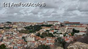 [P68] 30 dec. 2022.

Cartierul Alfama văzut de pe meterezele de la Castelo Sao Jorge. Turla din planul îndepărtat este de la Igreja Paroquial de Graca (Biserica Parohială Graca). » foto by ovidiuyepi
 - 
<span class="allrVoted glyphicon glyphicon-heart hidden" id="av1395656"></span>
<a class="m-l-10 hidden" id="sv1395656" onclick="voting_Foto_DelVot(,1395656,3414)" role="button">șterge vot <span class="glyphicon glyphicon-remove"></span></a>
<a id="v91395656" class=" c-red"  onclick="voting_Foto_SetVot(1395656)" role="button"><span class="glyphicon glyphicon-heart-empty"></span> <b>LIKE</b> = Votează poza</a> <img class="hidden"  id="f1395656W9" src="/imagini/loader.gif" border="0" /><span class="AjErrMes hidden" id="e1395656ErM"></span>