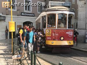 [P11] Tramvaiul 28 in stație la Chiado » foto by Mika
 - 
<span class="allrVoted glyphicon glyphicon-heart hidden" id="av1121733"></span>
<a class="m-l-10 hidden" id="sv1121733" onclick="voting_Foto_DelVot(,1121733,3414)" role="button">șterge vot <span class="glyphicon glyphicon-remove"></span></a>
<a id="v91121733" class=" c-red"  onclick="voting_Foto_SetVot(1121733)" role="button"><span class="glyphicon glyphicon-heart-empty"></span> <b>LIKE</b> = Votează poza</a> <img class="hidden"  id="f1121733W9" src="/imagini/loader.gif" border="0" /><span class="AjErrMes hidden" id="e1121733ErM"></span>