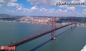 [P11] Ponte 25 de Abril. În fundal, cartierul Belem.  » foto by Costi
 - 
<span class="allrVoted glyphicon glyphicon-heart hidden" id="av503058"></span>
<a class="m-l-10 hidden" id="sv503058" onclick="voting_Foto_DelVot(,503058,3414)" role="button">șterge vot <span class="glyphicon glyphicon-remove"></span></a>
<a id="v9503058" class=" c-red"  onclick="voting_Foto_SetVot(503058)" role="button"><span class="glyphicon glyphicon-heart-empty"></span> <b>LIKE</b> = Votează poza</a> <img class="hidden"  id="f503058W9" src="/imagini/loader.gif" border="0" /><span class="AjErrMes hidden" id="e503058ErM"></span>