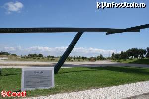 [P21] În fața statuii Cristo Rei se află Cruz Alta, operă a lui Carlos Freire, inaugurată în 2007.  » foto by Costi
 - 
<span class="allrVoted glyphicon glyphicon-heart hidden" id="av503068"></span>
<a class="m-l-10 hidden" id="sv503068" onclick="voting_Foto_DelVot(,503068,3414)" role="button">șterge vot <span class="glyphicon glyphicon-remove"></span></a>
<a id="v9503068" class=" c-red"  onclick="voting_Foto_SetVot(503068)" role="button"><span class="glyphicon glyphicon-heart-empty"></span> <b>LIKE</b> = Votează poza</a> <img class="hidden"  id="f503068W9" src="/imagini/loader.gif" border="0" /><span class="AjErrMes hidden" id="e503068ErM"></span>