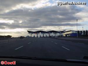 [P39] Punctul de plată de la intrarea pe podul Vasco da Gama » foto by Costi
 - 
<span class="allrVoted glyphicon glyphicon-heart hidden" id="av503086"></span>
<a class="m-l-10 hidden" id="sv503086" onclick="voting_Foto_DelVot(,503086,3414)" role="button">șterge vot <span class="glyphicon glyphicon-remove"></span></a>
<a id="v9503086" class=" c-red"  onclick="voting_Foto_SetVot(503086)" role="button"><span class="glyphicon glyphicon-heart-empty"></span> <b>LIKE</b> = Votează poza</a> <img class="hidden"  id="f503086W9" src="/imagini/loader.gif" border="0" /><span class="AjErrMes hidden" id="e503086ErM"></span>