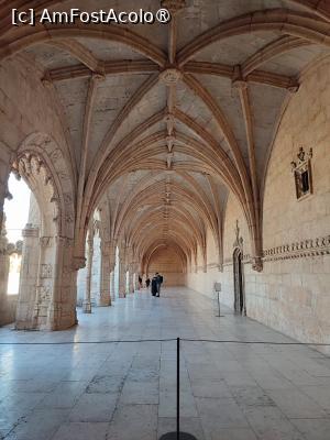 [P13] Manastirea Jeronimos » foto by carina_10
 - 
<span class="allrVoted glyphicon glyphicon-heart hidden" id="av1411142"></span>
<a class="m-l-10 hidden" id="sv1411142" onclick="voting_Foto_DelVot(,1411142,3414)" role="button">șterge vot <span class="glyphicon glyphicon-remove"></span></a>
<a id="v91411142" class=" c-red"  onclick="voting_Foto_SetVot(1411142)" role="button"><span class="glyphicon glyphicon-heart-empty"></span> <b>LIKE</b> = Votează poza</a> <img class="hidden"  id="f1411142W9" src="/imagini/loader.gif" border="0" /><span class="AjErrMes hidden" id="e1411142ErM"></span>