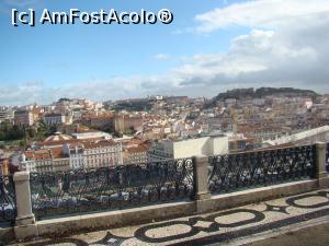 [P02] În depărtare e Castelul Sao Jorge văzut de la Miradouro de Sao Pedro de Alcantara » foto by Marius 72
 - 
<span class="allrVoted glyphicon glyphicon-heart hidden" id="av1044215"></span>
<a class="m-l-10 hidden" id="sv1044215" onclick="voting_Foto_DelVot(,1044215,3414)" role="button">șterge vot <span class="glyphicon glyphicon-remove"></span></a>
<a id="v91044215" class=" c-red"  onclick="voting_Foto_SetVot(1044215)" role="button"><span class="glyphicon glyphicon-heart-empty"></span> <b>LIKE</b> = Votează poza</a> <img class="hidden"  id="f1044215W9" src="/imagini/loader.gif" border="0" /><span class="AjErrMes hidden" id="e1044215ErM"></span>