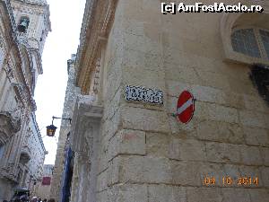 [P22] Mdina - Un colţ de stradă.  » foto by iulianic
 - 
<span class="allrVoted glyphicon glyphicon-heart hidden" id="av578787"></span>
<a class="m-l-10 hidden" id="sv578787" onclick="voting_Foto_DelVot(,578787,3421)" role="button">șterge vot <span class="glyphicon glyphicon-remove"></span></a>
<a id="v9578787" class=" c-red"  onclick="voting_Foto_SetVot(578787)" role="button"><span class="glyphicon glyphicon-heart-empty"></span> <b>LIKE</b> = Votează poza</a> <img class="hidden"  id="f578787W9" src="/imagini/loader.gif" border="0" /><span class="AjErrMes hidden" id="e578787ErM"></span>