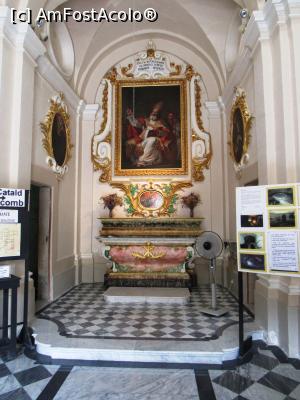 [P25] Biserica St. Catald si catacombele aferente. Inauntru era expusa o copie a lucrarii 'St. Catald în roba de pontif', de Antoine Favray, pe care am vazut-o apoi in Muzeul Wignacourt » foto by Radu Tudoran
 - 
<span class="allrVoted glyphicon glyphicon-heart hidden" id="av816083"></span>
<a class="m-l-10 hidden" id="sv816083" onclick="voting_Foto_DelVot(,816083,3421)" role="button">șterge vot <span class="glyphicon glyphicon-remove"></span></a>
<a id="v9816083" class=" c-red"  onclick="voting_Foto_SetVot(816083)" role="button"><span class="glyphicon glyphicon-heart-empty"></span> <b>LIKE</b> = Votează poza</a> <img class="hidden"  id="f816083W9" src="/imagini/loader.gif" border="0" /><span class="AjErrMes hidden" id="e816083ErM"></span>