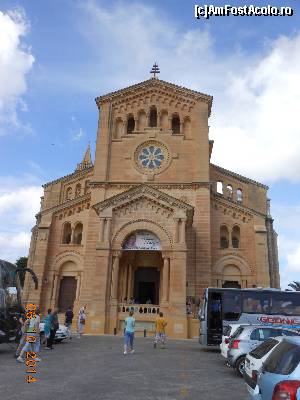 [P03] Gozo - Biserica 'Our Lady of Ta' Pinu', intrarea principală.  » foto by iulianic
 - 
<span class="allrVoted glyphicon glyphicon-heart hidden" id="av575986"></span>
<a class="m-l-10 hidden" id="sv575986" onclick="voting_Foto_DelVot(,575986,3422)" role="button">șterge vot <span class="glyphicon glyphicon-remove"></span></a>
<a id="v9575986" class=" c-red"  onclick="voting_Foto_SetVot(575986)" role="button"><span class="glyphicon glyphicon-heart-empty"></span> <b>LIKE</b> = Votează poza</a> <img class="hidden"  id="f575986W9" src="/imagini/loader.gif" border="0" /><span class="AjErrMes hidden" id="e575986ErM"></span>