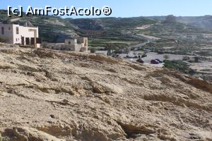 [P33] Malta, Insula Gozo, Dwejra, parcarea și în plan îndepărtat dreapta Turnul Dwejra dar și șoseaua » foto by mprofeanu
 - 
<span class="allrVoted glyphicon glyphicon-heart hidden" id="av1275932"></span>
<a class="m-l-10 hidden" id="sv1275932" onclick="voting_Foto_DelVot(,1275932,3422)" role="button">șterge vot <span class="glyphicon glyphicon-remove"></span></a>
<a id="v91275932" class=" c-red"  onclick="voting_Foto_SetVot(1275932)" role="button"><span class="glyphicon glyphicon-heart-empty"></span> <b>LIKE</b> = Votează poza</a> <img class="hidden"  id="f1275932W9" src="/imagini/loader.gif" border="0" /><span class="AjErrMes hidden" id="e1275932ErM"></span>