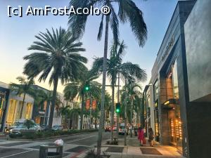 [P03] Beverly Hills, Rodeo Drive » foto by Victoria_W
 - 
<span class="allrVoted glyphicon glyphicon-heart hidden" id="av720830"></span>
<a class="m-l-10 hidden" id="sv720830" onclick="voting_Foto_DelVot(,720830,3459)" role="button">șterge vot <span class="glyphicon glyphicon-remove"></span></a>
<a id="v9720830" class=" c-red"  onclick="voting_Foto_SetVot(720830)" role="button"><span class="glyphicon glyphicon-heart-empty"></span> <b>LIKE</b> = Votează poza</a> <img class="hidden"  id="f720830W9" src="/imagini/loader.gif" border="0" /><span class="AjErrMes hidden" id="e720830ErM"></span>