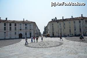 [P04] Torino, Venaria. Piazza della Repubblica, accesul în Venaria Reale » foto by unq
 - 
<span class="allrVoted glyphicon glyphicon-heart hidden" id="av476413"></span>
<a class="m-l-10 hidden" id="sv476413" onclick="voting_Foto_DelVot(,476413,3466)" role="button">șterge vot <span class="glyphicon glyphicon-remove"></span></a>
<a id="v9476413" class=" c-red"  onclick="voting_Foto_SetVot(476413)" role="button"><span class="glyphicon glyphicon-heart-empty"></span> <b>LIKE</b> = Votează poza</a> <img class="hidden"  id="f476413W9" src="/imagini/loader.gif" border="0" /><span class="AjErrMes hidden" id="e476413ErM"></span>