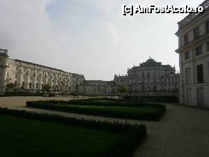 [P22] Stupinigi - parcul din fata castelului » foto by Nicu Teusdea
 - 
<span class="allrVoted glyphicon glyphicon-heart hidden" id="av404806"></span>
<a class="m-l-10 hidden" id="sv404806" onclick="voting_Foto_DelVot(,404806,3466)" role="button">șterge vot <span class="glyphicon glyphicon-remove"></span></a>
<a id="v9404806" class=" c-red"  onclick="voting_Foto_SetVot(404806)" role="button"><span class="glyphicon glyphicon-heart-empty"></span> <b>LIKE</b> = Votează poza</a> <img class="hidden"  id="f404806W9" src="/imagini/loader.gif" border="0" /><span class="AjErrMes hidden" id="e404806ErM"></span>