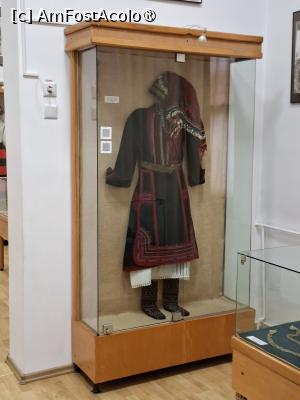 [P21] Muzeul de Artă Populară Constanța, Etaj, Sala a patra, Costum de femeie aromână » foto by mprofeanu
 - 
<span class="allrVoted glyphicon glyphicon-heart hidden" id="av1522674"></span>
<a class="m-l-10 hidden" id="sv1522674" onclick="voting_Foto_DelVot(,1522674,3496)" role="button">șterge vot <span class="glyphicon glyphicon-remove"></span></a>
<a id="v91522674" class=" c-red"  onclick="voting_Foto_SetVot(1522674)" role="button"><span class="glyphicon glyphicon-heart-empty"></span> <b>LIKE</b> = Votează poza</a> <img class="hidden"  id="f1522674W9" src="/imagini/loader.gif" border="0" /><span class="AjErrMes hidden" id="e1522674ErM"></span>