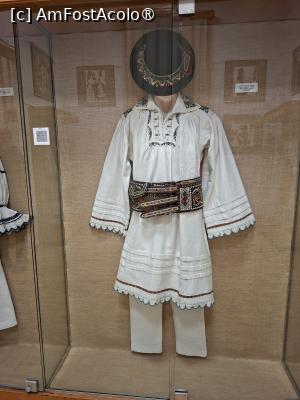 [P25] Muzeul de Artă Populară Constanța, Etaj, Sala a cincea, Costum de bărbat, Năsăud » foto by mprofeanu
 - 
<span class="allrVoted glyphicon glyphicon-heart hidden" id="av1522678"></span>
<a class="m-l-10 hidden" id="sv1522678" onclick="voting_Foto_DelVot(,1522678,3496)" role="button">șterge vot <span class="glyphicon glyphicon-remove"></span></a>
<a id="v91522678" class=" c-red"  onclick="voting_Foto_SetVot(1522678)" role="button"><span class="glyphicon glyphicon-heart-empty"></span> <b>LIKE</b> = Votează poza</a> <img class="hidden"  id="f1522678W9" src="/imagini/loader.gif" border="0" /><span class="AjErrMes hidden" id="e1522678ErM"></span>