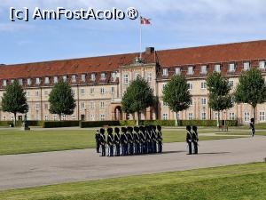 [P15] Copenhaga, Garda Regală de la Castelul Rosenborg și Cazarma Salvamarilor » foto by mprofeanu
 - 
<span class="allrVoted glyphicon glyphicon-heart hidden" id="av1506228"></span>
<a class="m-l-10 hidden" id="sv1506228" onclick="voting_Foto_DelVot(,1506228,3497)" role="button">șterge vot <span class="glyphicon glyphicon-remove"></span></a>
<a id="v91506228" class=" c-red"  onclick="voting_Foto_SetVot(1506228)" role="button"><span class="glyphicon glyphicon-heart-empty"></span> <b>LIKE</b> = Votează poza</a> <img class="hidden"  id="f1506228W9" src="/imagini/loader.gif" border="0" /><span class="AjErrMes hidden" id="e1506228ErM"></span>