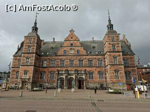 [P48] Helsingør, Gara » foto by mprofeanu
 - 
<span class="allrVoted glyphicon glyphicon-heart hidden" id="av1506261"></span>
<a class="m-l-10 hidden" id="sv1506261" onclick="voting_Foto_DelVot(,1506261,3497)" role="button">șterge vot <span class="glyphicon glyphicon-remove"></span></a>
<a id="v91506261" class=" c-red"  onclick="voting_Foto_SetVot(1506261)" role="button"><span class="glyphicon glyphicon-heart-empty"></span> <b>LIKE</b> = Votează poza</a> <img class="hidden"  id="f1506261W9" src="/imagini/loader.gif" border="0" /><span class="AjErrMes hidden" id="e1506261ErM"></span>