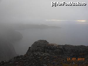 [P17] Nordkapp - Marginea nordică a continentului european în ceaţă.  » foto by iulianic
 - 
<span class="allrVoted glyphicon glyphicon-heart hidden" id="av456091"></span>
<a class="m-l-10 hidden" id="sv456091" onclick="voting_Foto_DelVot(,456091,3499)" role="button">șterge vot <span class="glyphicon glyphicon-remove"></span></a>
<a id="v9456091" class=" c-red"  onclick="voting_Foto_SetVot(456091)" role="button"><span class="glyphicon glyphicon-heart-empty"></span> <b>LIKE</b> = Votează poza</a> <img class="hidden"  id="f456091W9" src="/imagini/loader.gif" border="0" /><span class="AjErrMes hidden" id="e456091ErM"></span>