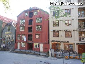 [P11] Trondheim - Clădiri de lemn în zona oraşului vechi.  » foto by iulianic
 - 
<span class="allrVoted glyphicon glyphicon-heart hidden" id="av486983"></span>
<a class="m-l-10 hidden" id="sv486983" onclick="voting_Foto_DelVot(,486983,3499)" role="button">șterge vot <span class="glyphicon glyphicon-remove"></span></a>
<a id="v9486983" class=" c-red"  onclick="voting_Foto_SetVot(486983)" role="button"><span class="glyphicon glyphicon-heart-empty"></span> <b>LIKE</b> = Votează poza</a> <img class="hidden"  id="f486983W9" src="/imagini/loader.gif" border="0" /><span class="AjErrMes hidden" id="e486983ErM"></span>