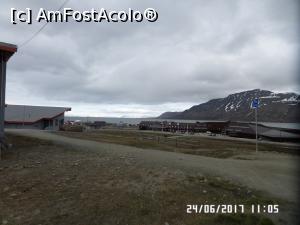 [P59] Longyearbyen » foto by Alina53
 - 
<span class="allrVoted glyphicon glyphicon-heart hidden" id="av989847"></span>
<a class="m-l-10 hidden" id="sv989847" onclick="voting_Foto_DelVot(,989847,3499)" role="button">șterge vot <span class="glyphicon glyphicon-remove"></span></a>
<a id="v9989847" class=" c-red"  onclick="voting_Foto_SetVot(989847)" role="button"><span class="glyphicon glyphicon-heart-empty"></span> <b>LIKE</b> = Votează poza</a> <img class="hidden"  id="f989847W9" src="/imagini/loader.gif" border="0" /><span class="AjErrMes hidden" id="e989847ErM"></span>