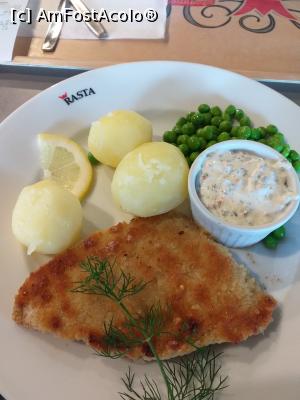 [P35] cod cu cartofi, ceva mazare si sos » foto by Yolanda
 - 
<span class="allrVoted glyphicon glyphicon-heart hidden" id="av1265638"></span>
<a class="m-l-10 hidden" id="sv1265638" onclick="voting_Foto_DelVot(,1265638,3499)" role="button">șterge vot <span class="glyphicon glyphicon-remove"></span></a>
<a id="v91265638" class=" c-red"  onclick="voting_Foto_SetVot(1265638)" role="button"><span class="glyphicon glyphicon-heart-empty"></span> <b>LIKE</b> = Votează poza</a> <img class="hidden"  id="f1265638W9" src="/imagini/loader.gif" border="0" /><span class="AjErrMes hidden" id="e1265638ErM"></span>