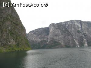 [P38] Croazieră pe Naeroyfjord, cel mai îngust fiord din lume, patrimoniu UNESCO.  » foto by Aurici
 - 
<span class="allrVoted glyphicon glyphicon-heart hidden" id="av797836"></span>
<a class="m-l-10 hidden" id="sv797836" onclick="voting_Foto_DelVot(,797836,3499)" role="button">șterge vot <span class="glyphicon glyphicon-remove"></span></a>
<a id="v9797836" class=" c-red"  onclick="voting_Foto_SetVot(797836)" role="button"><span class="glyphicon glyphicon-heart-empty"></span> <b>LIKE</b> = Votează poza</a> <img class="hidden"  id="f797836W9" src="/imagini/loader.gif" border="0" /><span class="AjErrMes hidden" id="e797836ErM"></span>