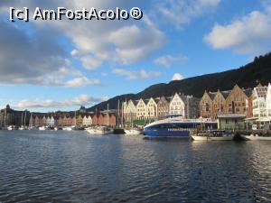 [P52] Cheiul Bryggen din Bergen, patrimoniu UNESCO.  » foto by Aurici
 - 
<span class="allrVoted glyphicon glyphicon-heart hidden" id="av797850"></span>
<a class="m-l-10 hidden" id="sv797850" onclick="voting_Foto_DelVot(,797850,3499)" role="button">șterge vot <span class="glyphicon glyphicon-remove"></span></a>
<a id="v9797850" class=" c-red"  onclick="voting_Foto_SetVot(797850)" role="button"><span class="glyphicon glyphicon-heart-empty"></span> <b>LIKE</b> = Votează poza</a> <img class="hidden"  id="f797850W9" src="/imagini/loader.gif" border="0" /><span class="AjErrMes hidden" id="e797850ErM"></span>