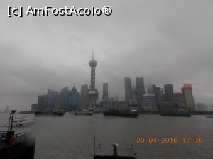 [P51] Shanghai, Bundul în ceață, fericiți cei care l-au văzut însorit sau noaptea » foto by mprofeanu
 - 
<span class="allrVoted glyphicon glyphicon-heart hidden" id="av736664"></span>
<a class="m-l-10 hidden" id="sv736664" onclick="voting_Foto_DelVot(,736664,3501)" role="button">șterge vot <span class="glyphicon glyphicon-remove"></span></a>
<a id="v9736664" class=" c-red"  onclick="voting_Foto_SetVot(736664)" role="button"><span class="glyphicon glyphicon-heart-empty"></span> <b>LIKE</b> = Votează poza</a> <img class="hidden"  id="f736664W9" src="/imagini/loader.gif" border="0" /><span class="AjErrMes hidden" id="e736664ErM"></span>