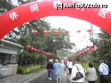 [P24] intrarea la restaurantul,unde am luat masa de pranz,restaurantul e in vecinatatea pagodei » foto by grecudoina
 - 
<span class="allrVoted glyphicon glyphicon-heart hidden" id="av309407"></span>
<a class="m-l-10 hidden" id="sv309407" onclick="voting_Foto_DelVot(,309407,3501)" role="button">șterge vot <span class="glyphicon glyphicon-remove"></span></a>
<a id="v9309407" class=" c-red"  onclick="voting_Foto_SetVot(309407)" role="button"><span class="glyphicon glyphicon-heart-empty"></span> <b>LIKE</b> = Votează poza</a> <img class="hidden"  id="f309407W9" src="/imagini/loader.gif" border="0" /><span class="AjErrMes hidden" id="e309407ErM"></span>