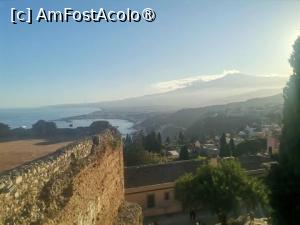 [P14] De aici, se poate admira muntele Etna si un mic golf de langa oras » foto by dorgo
 - 
<span class="allrVoted glyphicon glyphicon-heart hidden" id="av1509272"></span>
<a class="m-l-10 hidden" id="sv1509272" onclick="voting_Foto_DelVot(,1509272,3509)" role="button">șterge vot <span class="glyphicon glyphicon-remove"></span></a>
<a id="v91509272" class=" c-red"  onclick="voting_Foto_SetVot(1509272)" role="button"><span class="glyphicon glyphicon-heart-empty"></span> <b>LIKE</b> = Votează poza</a> <img class="hidden"  id="f1509272W9" src="/imagini/loader.gif" border="0" /><span class="AjErrMes hidden" id="e1509272ErM"></span>