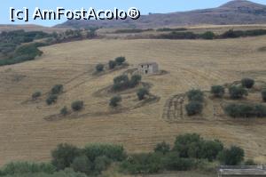 [P08] Sicilia Rurala - in drum spre Agrigento » foto by giuliani
 - 
<span class="allrVoted glyphicon glyphicon-heart hidden" id="av791925"></span>
<a class="m-l-10 hidden" id="sv791925" onclick="voting_Foto_DelVot(,791925,3510)" role="button">șterge vot <span class="glyphicon glyphicon-remove"></span></a>
<a id="v9791925" class=" c-red"  onclick="voting_Foto_SetVot(791925)" role="button"><span class="glyphicon glyphicon-heart-empty"></span> <b>LIKE</b> = Votează poza</a> <img class="hidden"  id="f791925W9" src="/imagini/loader.gif" border="0" /><span class="AjErrMes hidden" id="e791925ErM"></span>