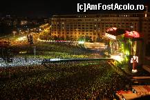 [P34] Cine spunea că Bucureştiule un oraş murdar !?!? Arătaţi-mi voi o hârtiuţă în poza asta ! PIAŢA CONSTITUŢIEI în 16 mai 2010 concert AC/DC » foto by RobertCodescu
 - 
<span class="allrVoted glyphicon glyphicon-heart hidden" id="av142979"></span>
<a class="m-l-10 hidden" id="sv142979" onclick="voting_Foto_DelVot(,142979,3511)" role="button">șterge vot <span class="glyphicon glyphicon-remove"></span></a>
<a id="v9142979" class=" c-red"  onclick="voting_Foto_SetVot(142979)" role="button"><span class="glyphicon glyphicon-heart-empty"></span> <b>LIKE</b> = Votează poza</a> <img class="hidden"  id="f142979W9" src="/imagini/loader.gif" border="0" /><span class="AjErrMes hidden" id="e142979ErM"></span>