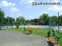 [P12] terenuri de sport pentru adulti » foto by chelie_d
 - 
<span class="allrVoted glyphicon glyphicon-heart hidden" id="av90995"></span>
<a class="m-l-10 hidden" id="sv90995" onclick="voting_Foto_DelVot(,90995,3511)" role="button">șterge vot <span class="glyphicon glyphicon-remove"></span></a>
<a id="v990995" class=" c-red"  onclick="voting_Foto_SetVot(90995)" role="button"><span class="glyphicon glyphicon-heart-empty"></span> <b>LIKE</b> = Votează poza</a> <img class="hidden"  id="f90995W9" src="/imagini/loader.gif" border="0" /><span class="AjErrMes hidden" id="e90995ErM"></span>