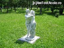 [P18] statuete prin parc,valentine's day:)) » foto by chelie_d
 - 
<span class="allrVoted glyphicon glyphicon-heart hidden" id="av91015"></span>
<a class="m-l-10 hidden" id="sv91015" onclick="voting_Foto_DelVot(,91015,3511)" role="button">șterge vot <span class="glyphicon glyphicon-remove"></span></a>
<a id="v991015" class=" c-red"  onclick="voting_Foto_SetVot(91015)" role="button"><span class="glyphicon glyphicon-heart-empty"></span> <b>LIKE</b> = Votează poza</a> <img class="hidden"  id="f91015W9" src="/imagini/loader.gif" border="0" /><span class="AjErrMes hidden" id="e91015ErM"></span>