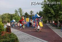 [P12] Un loc de joacă amenajat pentru copii » foto by Costi
 - 
<span class="allrVoted glyphicon glyphicon-heart hidden" id="av97698"></span>
<a class="m-l-10 hidden" id="sv97698" onclick="voting_Foto_DelVot(,97698,3511)" role="button">șterge vot <span class="glyphicon glyphicon-remove"></span></a>
<a id="v997698" class=" c-red"  onclick="voting_Foto_SetVot(97698)" role="button"><span class="glyphicon glyphicon-heart-empty"></span> <b>LIKE</b> = Votează poza</a> <img class="hidden"  id="f97698W9" src="/imagini/loader.gif" border="0" /><span class="AjErrMes hidden" id="e97698ErM"></span>