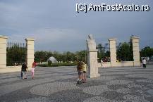 [P02] Bustul lui Cuza, de la intrare » foto by Costi
 - 
<span class="allrVoted glyphicon glyphicon-heart hidden" id="av97688"></span>
<a class="m-l-10 hidden" id="sv97688" onclick="voting_Foto_DelVot(,97688,3511)" role="button">șterge vot <span class="glyphicon glyphicon-remove"></span></a>
<a id="v997688" class=" c-red"  onclick="voting_Foto_SetVot(97688)" role="button"><span class="glyphicon glyphicon-heart-empty"></span> <b>LIKE</b> = Votează poza</a> <img class="hidden"  id="f97688W9" src="/imagini/loader.gif" border="0" /><span class="AjErrMes hidden" id="e97688ErM"></span>