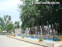 [P17] Fantanile arteziene de la intrarea dinspre Tineretului » foto by pink_gabi*
 - 
<span class="allrVoted glyphicon glyphicon-heart hidden" id="av87447"></span>
<a class="m-l-10 hidden" id="sv87447" onclick="voting_Foto_DelVot(,87447,3511)" role="button">șterge vot <span class="glyphicon glyphicon-remove"></span></a>
<a id="v987447" class=" c-red"  onclick="voting_Foto_SetVot(87447)" role="button"><span class="glyphicon glyphicon-heart-empty"></span> <b>LIKE</b> = Votează poza</a> <img class="hidden"  id="f87447W9" src="/imagini/loader.gif" border="0" /><span class="AjErrMes hidden" id="e87447ErM"></span>
