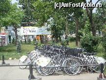 [P21] Bicicletele gratuite ce asteapta sa fie scoase la plimbare » foto by pink_gabi*
 - 
<span class="allrVoted glyphicon glyphicon-heart hidden" id="av87452"></span>
<a class="m-l-10 hidden" id="sv87452" onclick="voting_Foto_DelVot(,87452,3511)" role="button">șterge vot <span class="glyphicon glyphicon-remove"></span></a>
<a id="v987452" class=" c-red"  onclick="voting_Foto_SetVot(87452)" role="button"><span class="glyphicon glyphicon-heart-empty"></span> <b>LIKE</b> = Votează poza</a> <img class="hidden"  id="f87452W9" src="/imagini/loader.gif" border="0" /><span class="AjErrMes hidden" id="e87452ErM"></span>