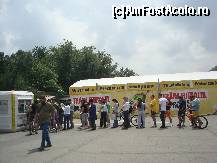 [P22] Coada formata pentru bicicletele gratuite » foto by pink_gabi*
 - 
<span class="allrVoted glyphicon glyphicon-heart hidden" id="av87453"></span>
<a class="m-l-10 hidden" id="sv87453" onclick="voting_Foto_DelVot(,87453,3511)" role="button">șterge vot <span class="glyphicon glyphicon-remove"></span></a>
<a id="v987453" class=" c-red"  onclick="voting_Foto_SetVot(87453)" role="button"><span class="glyphicon glyphicon-heart-empty"></span> <b>LIKE</b> = Votează poza</a> <img class="hidden"  id="f87453W9" src="/imagini/loader.gif" border="0" /><span class="AjErrMes hidden" id="e87453ErM"></span>