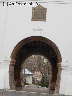 [P21] Mănăstirea Radu Vodă - Turnul clopotniță cu gang pictat. » foto by iulianic
 - 
<span class="allrVoted glyphicon glyphicon-heart hidden" id="av1215835"></span>
<a class="m-l-10 hidden" id="sv1215835" onclick="voting_Foto_DelVot(,1215835,3511)" role="button">șterge vot <span class="glyphicon glyphicon-remove"></span></a>
<a id="v91215835" class=" c-red"  onclick="voting_Foto_SetVot(1215835)" role="button"><span class="glyphicon glyphicon-heart-empty"></span> <b>LIKE</b> = Votează poza</a> <img class="hidden"  id="f1215835W9" src="/imagini/loader.gif" border="0" /><span class="AjErrMes hidden" id="e1215835ErM"></span>