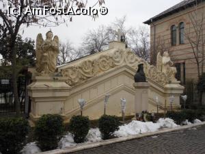 [P23] Mănăstirea Radu Vodă - Bustul Patriarhului Iustinian Marina. » foto by iulianic
 - 
<span class="allrVoted glyphicon glyphicon-heart hidden" id="av1215837"></span>
<a class="m-l-10 hidden" id="sv1215837" onclick="voting_Foto_DelVot(,1215837,3511)" role="button">șterge vot <span class="glyphicon glyphicon-remove"></span></a>
<a id="v91215837" class=" c-red"  onclick="voting_Foto_SetVot(1215837)" role="button"><span class="glyphicon glyphicon-heart-empty"></span> <b>LIKE</b> = Votează poza</a> <img class="hidden"  id="f1215837W9" src="/imagini/loader.gif" border="0" /><span class="AjErrMes hidden" id="e1215837ErM"></span>