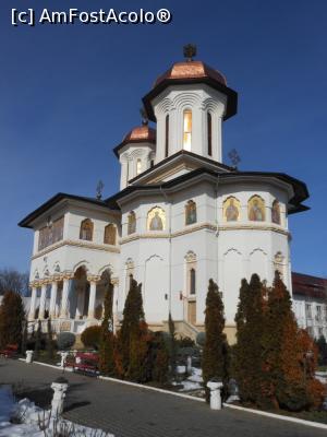 [P30] Mănăstirea Duminica Sfinților Rom&acirc;ni - Biserica. » foto by iulianic
 - 
<span class="allrVoted glyphicon glyphicon-heart hidden" id="av1215844"></span>
<a class="m-l-10 hidden" id="sv1215844" onclick="voting_Foto_DelVot(,1215844,3511)" role="button">șterge vot <span class="glyphicon glyphicon-remove"></span></a>
<a id="v91215844" class=" c-red"  onclick="voting_Foto_SetVot(1215844)" role="button"><span class="glyphicon glyphicon-heart-empty"></span> <b>LIKE</b> = Votează poza</a> <img class="hidden"  id="f1215844W9" src="/imagini/loader.gif" border="0" /><span class="AjErrMes hidden" id="e1215844ErM"></span>